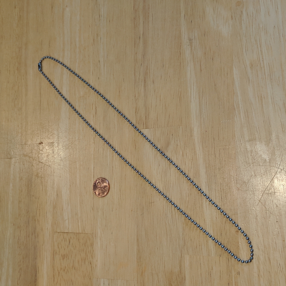 USA 90s ball necklace.